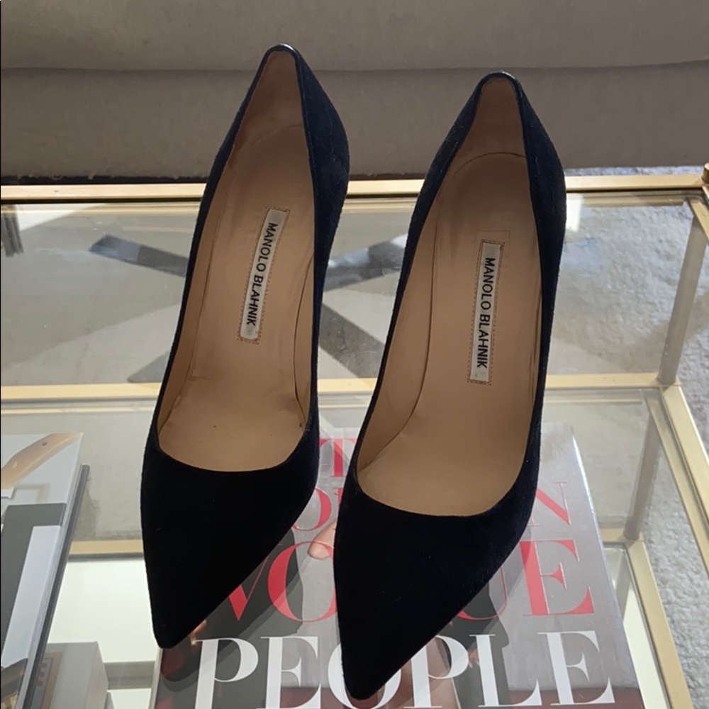 Manolo Blahnik BB Suede Pumps